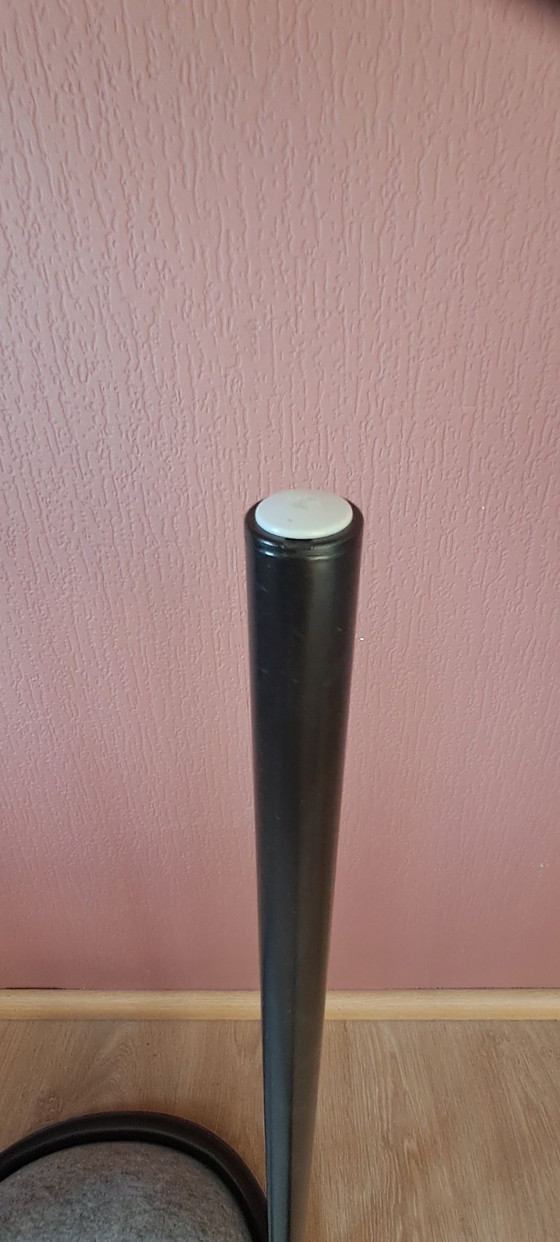 4 x De Vorm LJ 3 Barhocker aus PET-Filz mit schwarzem Stahlrahmen – Other, Metal (photo 16 of 16)