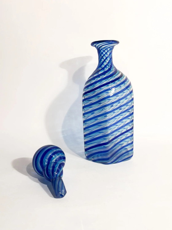 Bottiglia in vetro di Murano anni '70 con canework a spirale, Oggetti decorativi, Blu (foto 9 di 9)