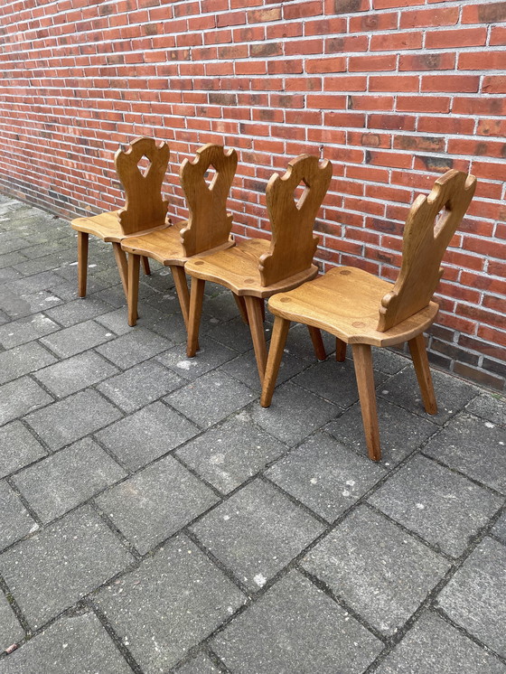 Image 1 of 4 Brutalistiche stoelen