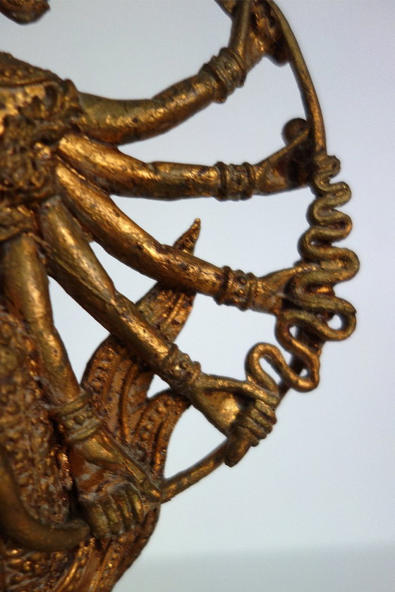 Image 1 of Statua in bronzo dorato di Shiva a Nandi, India, metà del XX secolo.