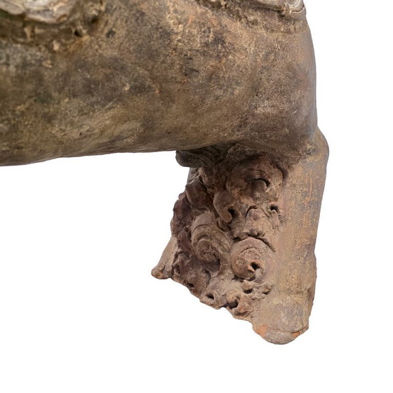 Image 1 of Caballo de terracota antiguo procedente de un templo de la India.