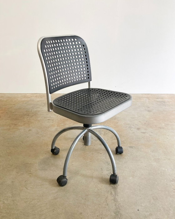 2x De Padova design chairs with wheels by Vico Magistretti, Office chairs, Metal, Plastic, Black, Modern (photo 11 of 13)