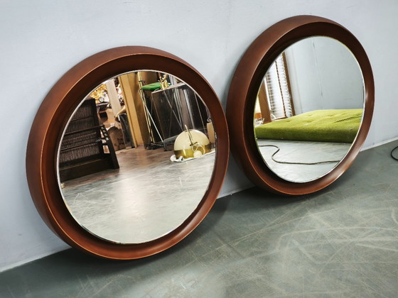 Pair of Italian Space Age Illuminated Round Mirrors, 1970s – Glass, Plastic (photo 6 of 9)