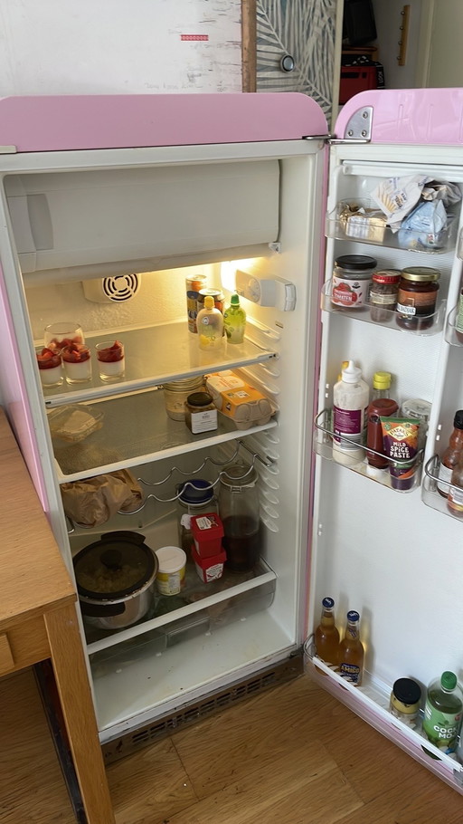 Single door SMEG koelkast met vriesvak 