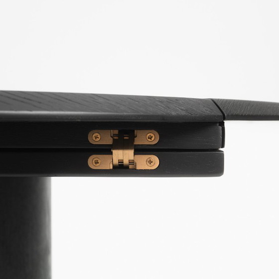 Image 1 of Table ronde/carrée de style Bauhaus en chêne noir