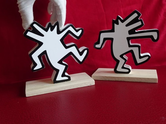 Image 1 of Keith Haring - Limited Edition Dancing Dogs boekensteunen / decoratief object (set)