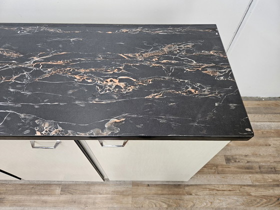 Image 1 of Formica keukenbuffet met marmereffect uit 1970