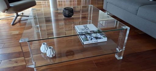 Tavolino da caffè minimalista in vetro