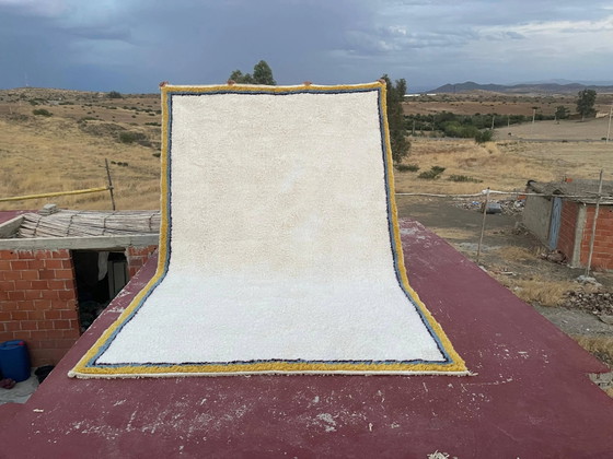 Large Moroccan Berber rug in cream 400x250 cm, yellow and blue border, Rugs & carpets, Wool, Cotton, Bohemian (photo 9 of 9)