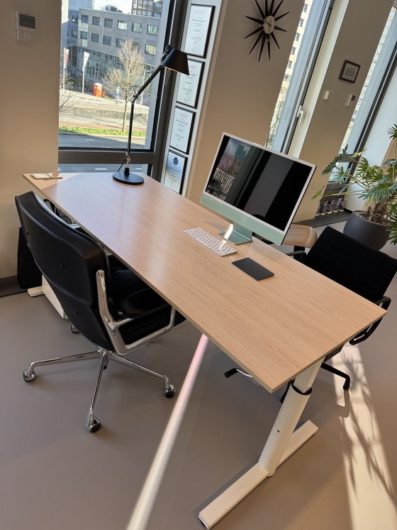 Image 1 of Gispen TM Desk 180x80 cm / Chêne / Hauteur réglable