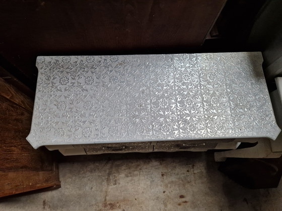 Image 1 of Cassettiera bianca con argento