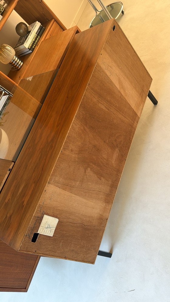 Image 1 of Credenza vintage in legno con ante scorrevoli