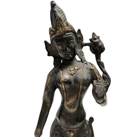 Tara de Bronce de Pie – Estatua Himalayana Esbelta – Lote 472 – Esculturas, Bronze (photo 9 of 10)