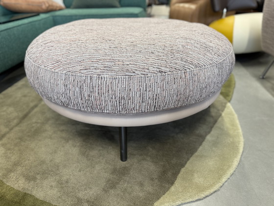 Image 1 of Leolux Rego Voetenbank Oregon stof Raffino Dove