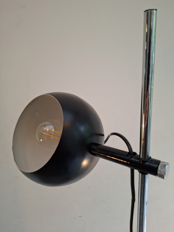 Vintage black floor lamp, sixties – Floor lights, Metal (photo 2 of 9)