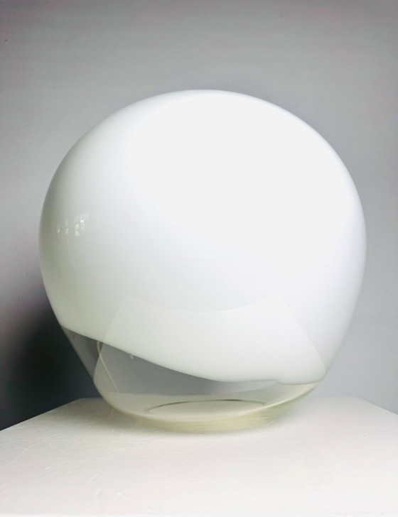 Large 'Nessa' Murano Glass Sphere Lamp in Opal White by Gino Vistosi for Vistosi, Italy, 1970s – Table lamps (photo 2 of 7)
