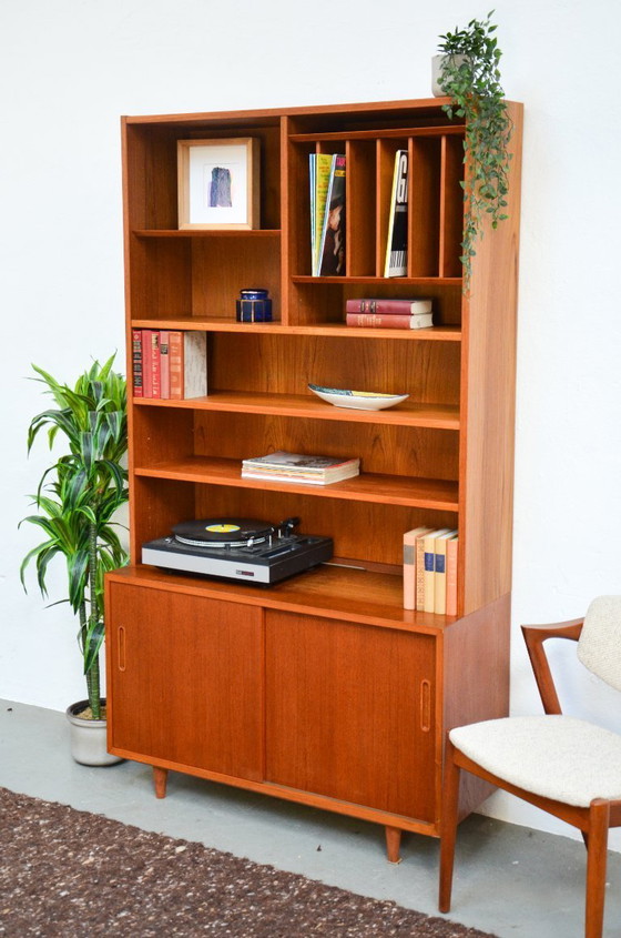 Image 1 of Credenza alta vintage in teak, mobile da terra Hundevad in stile danese di metà secolo