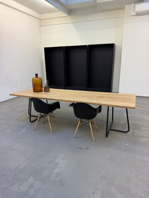 Superbe table à manger avec plateau en chêne massif