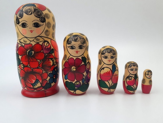 Image 1 of Autentiche bambole Matrioska tinte a mano – Set completo di 5