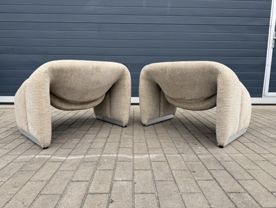 Image 1 of 2 sillones Artifort F598 Groovy en perfecto estado!! Tela Chenille Igor (Sable) de Pierre Paulin y Pierre Frey.