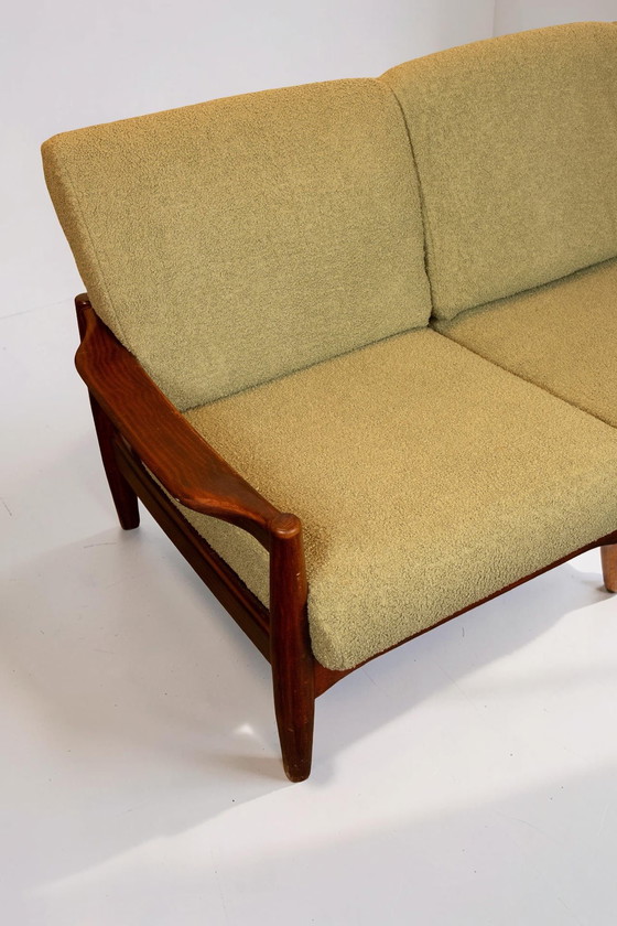 Image 1 of Divano vintage danese a 3 posti in teak con nuovo rivestimento in bouclé verde muschio.