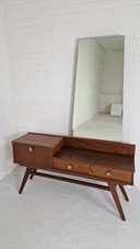 Toeletta vintage in legno degli anni '60