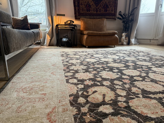 Image 1 of Grande tappeto annodato a mano in un tranquillo stile Ziegler