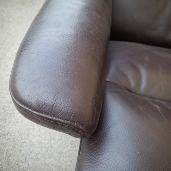 Image 1 of Paire de fauteuils et ottoman scandinaves en cuir Stressless par Ekornes, Norvège, 1970