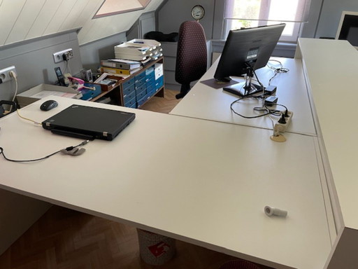 Desk furnishing