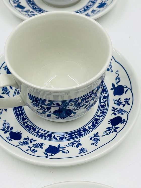 Image 1 of Set van 6 Biltons England kopjes en schotels, met blauwe uiendecoratie.