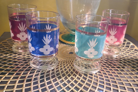 Image 1 of 4 copas de vino o zumo de mediados de los años 50/70