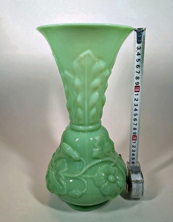 Opaline Vase "Saint Louis" Model: Feuilles et Guirlandes, Glass, Green, Art Nouveau (photo 13 of 13)