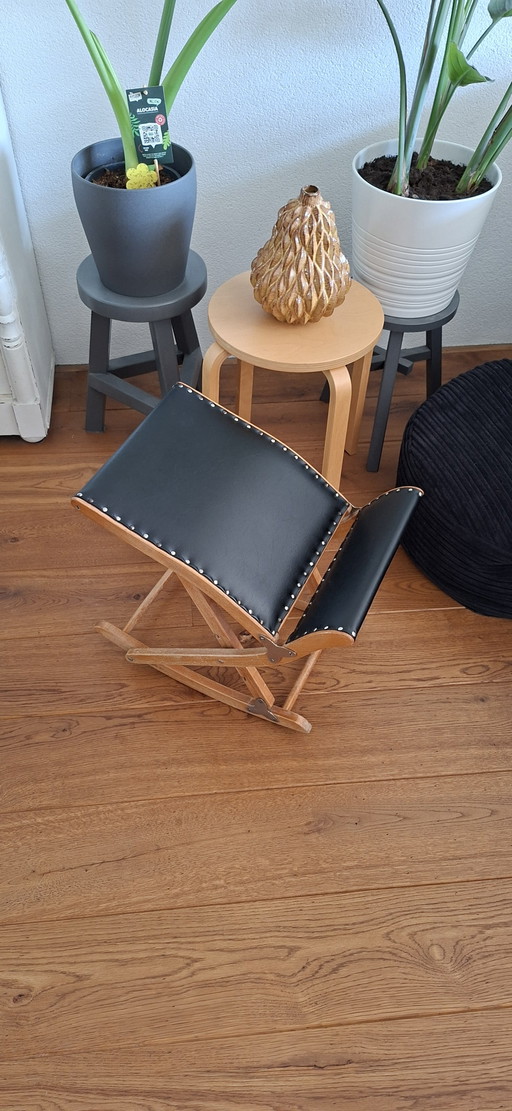 Vintage Wooden Leg Swing / Swing Footstool – hockers en poefs
