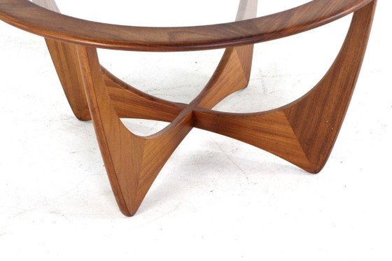 Image 1 of Tavolino rotondo Viktor Wilkens G Plan Astro con piano in vetro vintage 'Ludlow'