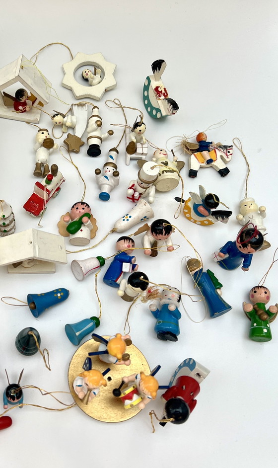 Image 1 of Grande collection de décorations de Noël artisanales – environ 100 pièces – bois, paille et tissu – datant des années 1970-1990