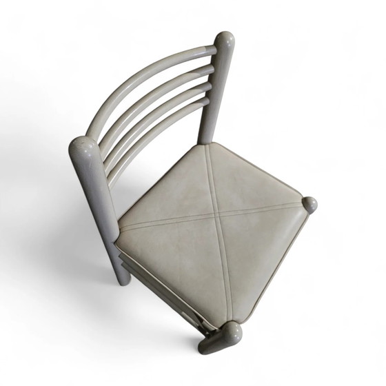 Conjuntos de comedor / Mesa / 5 Sillas / Estructura Madera Gris Claro / Asiento Cuero / Alemán / Años 80 / (photo 13 of 24)