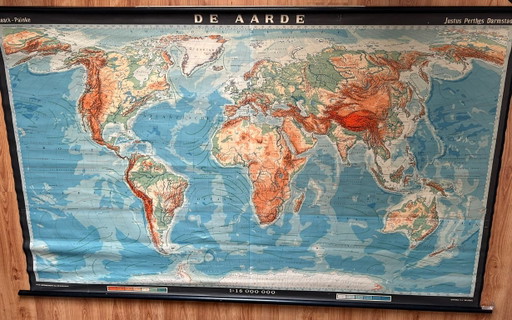Wandfüllende Landkarte der Erde