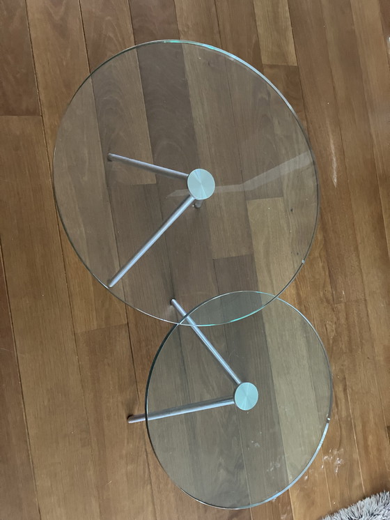 Image 1 of 2 tavolini da caffè in vetro con base in alluminio a treppiede