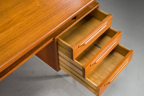 Image 1 of Escritorio modelo RT200 en teca, diseñado por Heinrich Riestenpatt, Alemania, década de 1960.