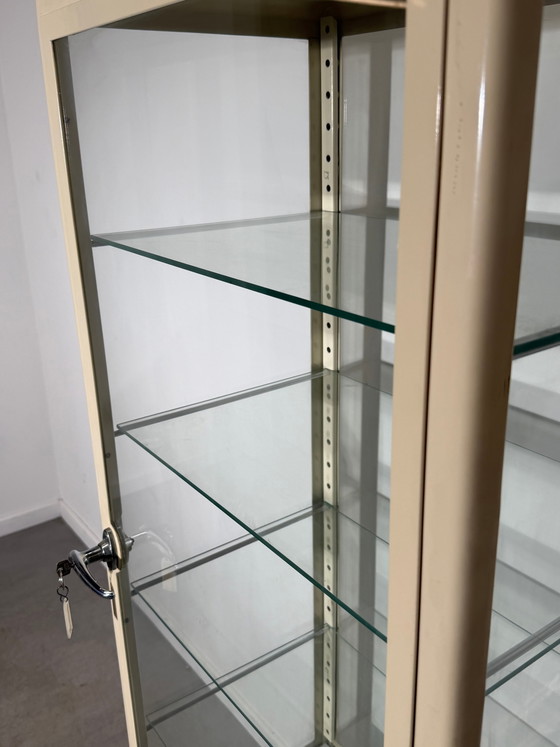 Armadietto medico vintage degli anni '50 – Vetrine, Glass (photo 6 of 9)