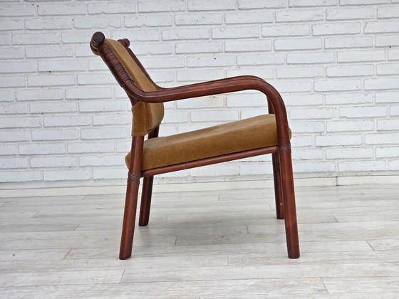 Image 1 of Ensemble de fauteuils de café danois des années 1970, en rotin et tissu nubuck.