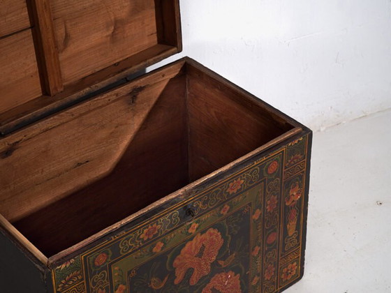 Antique Chinese painted trunk in pine wood – China, circa 1900 – Decorative Objects, Iron (photo 23 of 40)