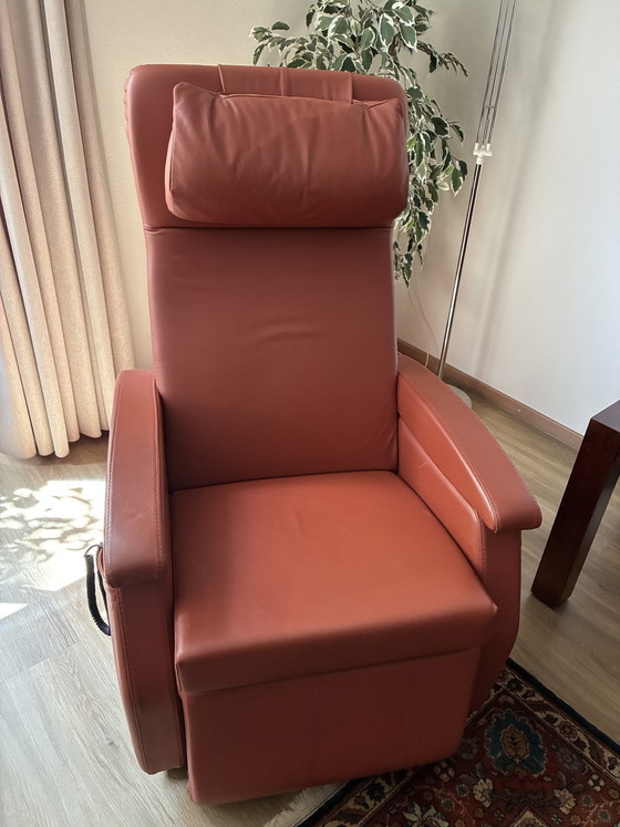 Poltrona Relax Elettrica con Funzione Alzapersona, Pelle Cognac – Fitform, Poltrone relax, Leather, Plastic (photo 2 of 8)