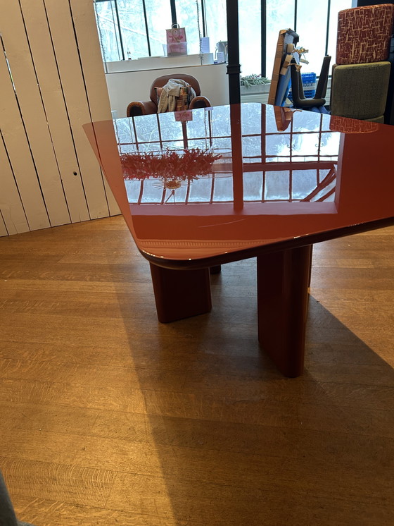 Image 1 of Gelakte tafel Gabrielle Paris