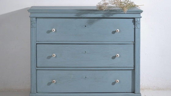 Antique painted pine chest of drawers – Rustic European blue dresser – circa 1900 – Ceramic (photo 3 of 40)