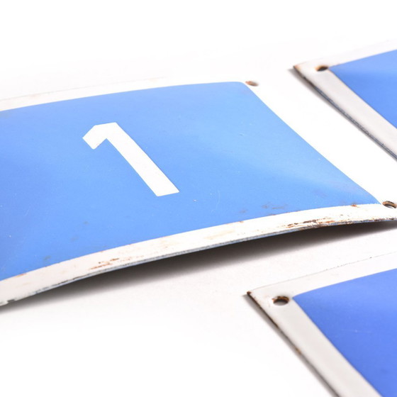 Image 1 of Ensemble de plaques de numéros en émail bleu, Tchécoslovaquie, années 1950