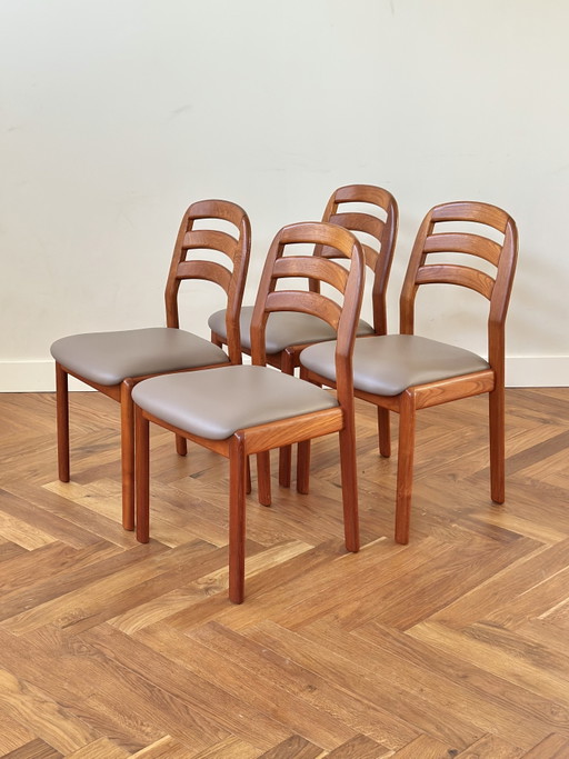 Set 4 vintage deens design stoelen DYRLUND jaren 50/60/70
