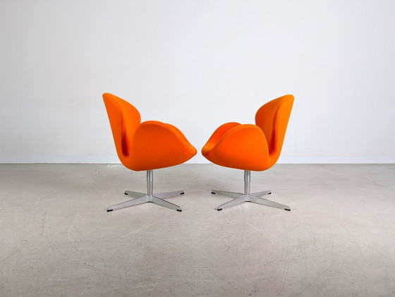 Image 1 of 2x Original Fritz Hansen Swan chair Arne Jacobsen fabric orange