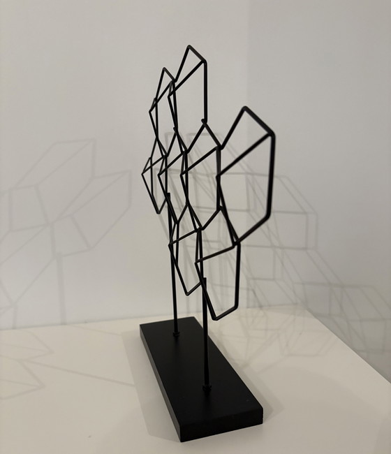 Image 1 of Scultura moderna in filo metallico