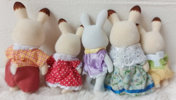 Image 1 of Konvolut von 5 Sylvanians-Hasenfiguren der Epoch